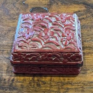 Vintage Chinese Red Lacquer Cinnabar Carved Trinket Box Floral Vintage Finds